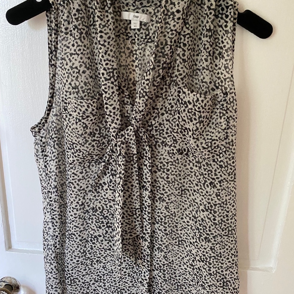 Sleeveless Blouse